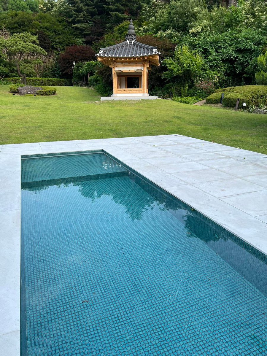 ESKdb7tHiavmNLn's tweet image. 써글련이 피같은 세금으로
개수영장 까지 맹글었아?
2찍 거지색히들은 씻을 물도 
없는데 ㅋㅋㅋ 쳐 직일련