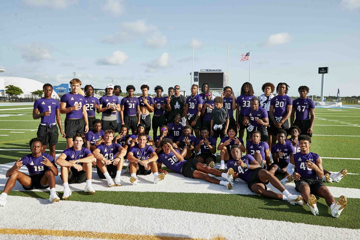 MacaidenBrown's tweet image. Thank you @JJettas2 & @UAFootball for an amazing weekend at JJ Flight School working alongside the best receiver in the NFL & some of the best HS receivers/DB’s in the country. Iron sharpens iron!
@UANextFootball
@Mooney_FB