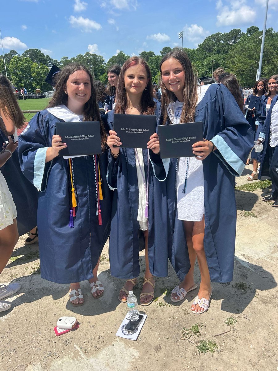 Congratulations to our seniors!! We are so proud of you and so excited to see all that you accomplish!