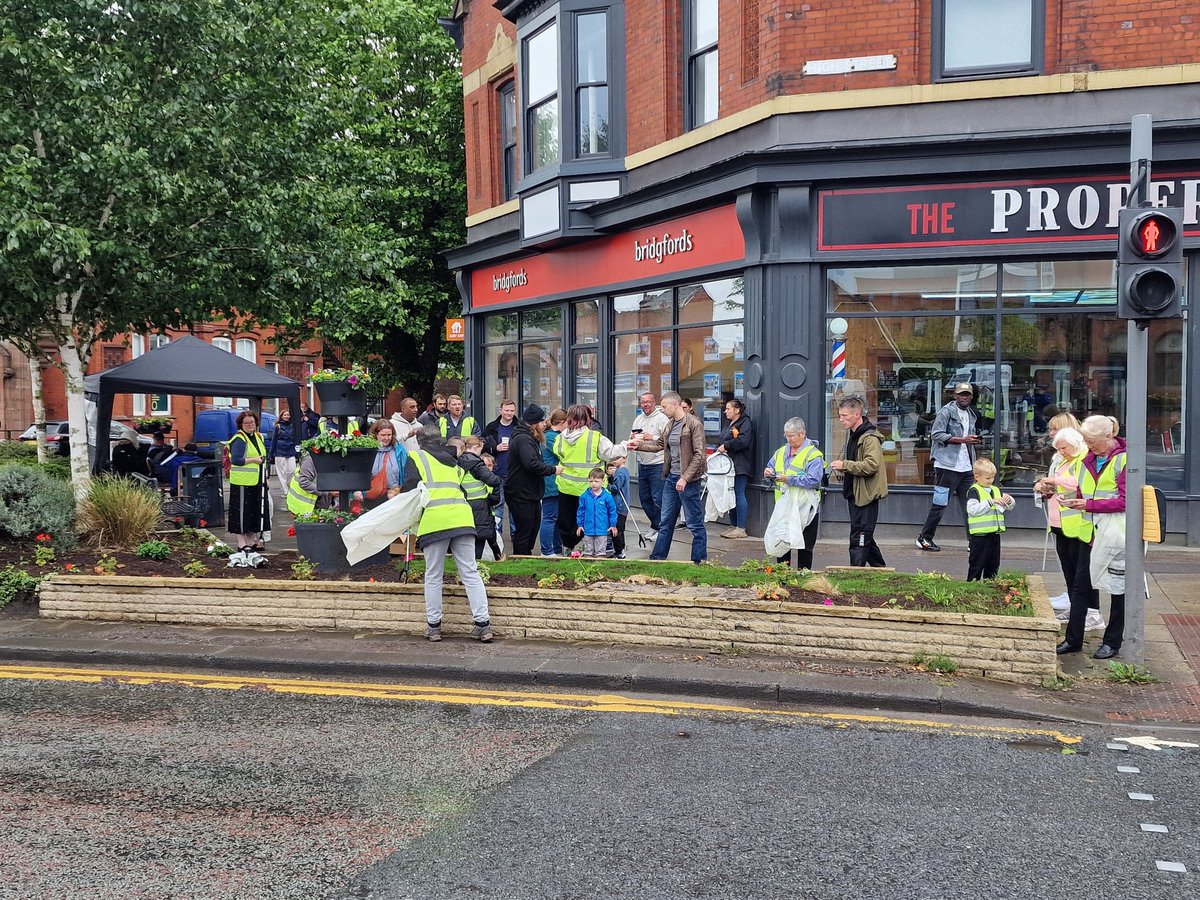 CommunityLucy (@lucy_community) on Twitter photo Walkden in bloom... The rain doesn't stop our community! Music, wild seed planting, The litter pick of course & cake. So lovely to see the community working together #Tescowalkdencommunity <a href="/irfanuk/">Cllr Irfan Syed - All views are my own :)</a> <a href="/elainefox18/">elaine fox</a> <a href="/JhJeni/">Jeni Harris</a> <a href="/jcarrington1974/">Jonathan Carrington</a> <a href="/SalfordCouncil/">Salford City Council</a> <a href="/TNLUK/">The National Lottery</a> <a href="/YasminQureshiMP/">Yasmin Qureshi MP</a> Walkden in bloom... The rain doesn't stop our community! Music, wild seed planting, The litter pick of course & cake. So lovely to see the community working together #Tescowalkdencommunity <a href="/irfanuk/">Cllr Irfan Syed - All views are my own :)</a> <a href="/elainefox18/">elaine fox</a> <a href="/JhJeni/">Jeni Harris</a> <a href="/jcarrington1974/">Jonathan Carrington</a> <a href="/SalfordCouncil/">Salford City Council</a> <a href="/TNLUK/">The National Lottery</a> <a href="/YasminQureshiMP/">Yasmin Qureshi MP</a>