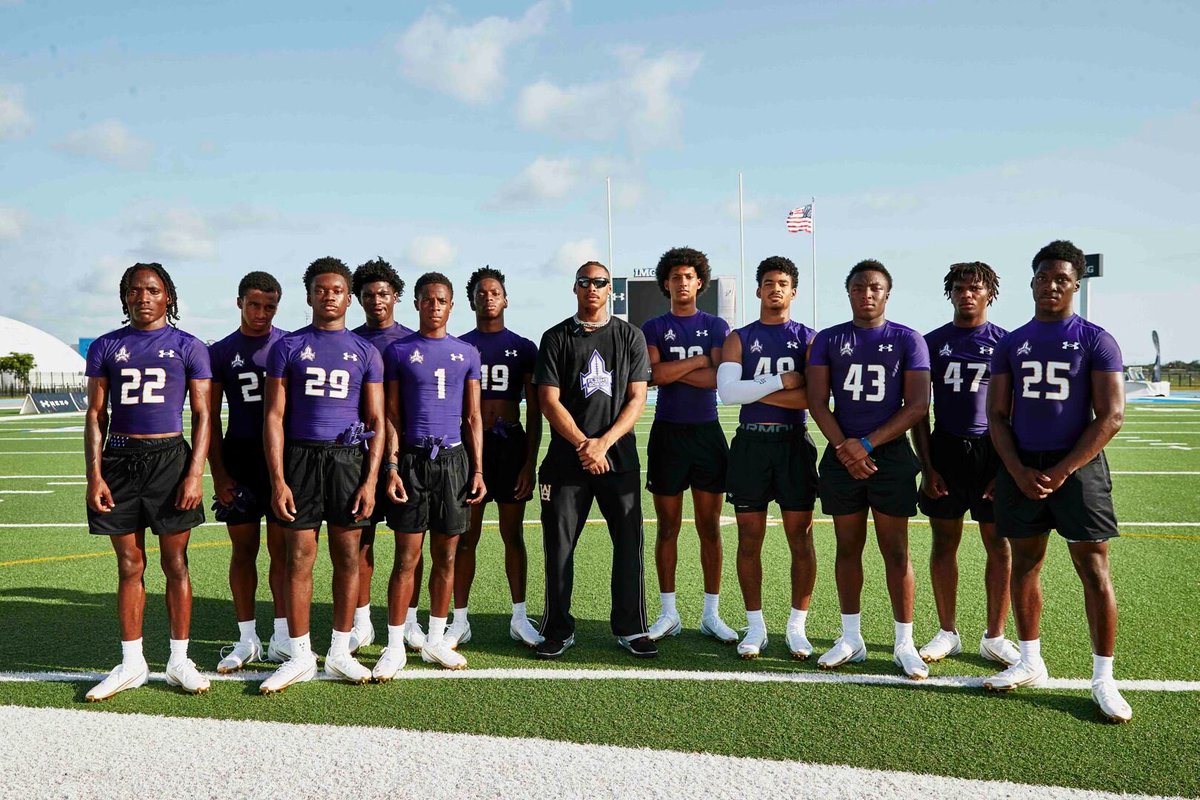 MacaidenBrown's tweet image. Thank you @JJettas2 & @UAFootball for an amazing weekend at JJ Flight School working alongside the best receiver in the NFL & some of the best HS receivers/DB’s in the country. Iron sharpens iron!
@UANextFootball
@Mooney_FB