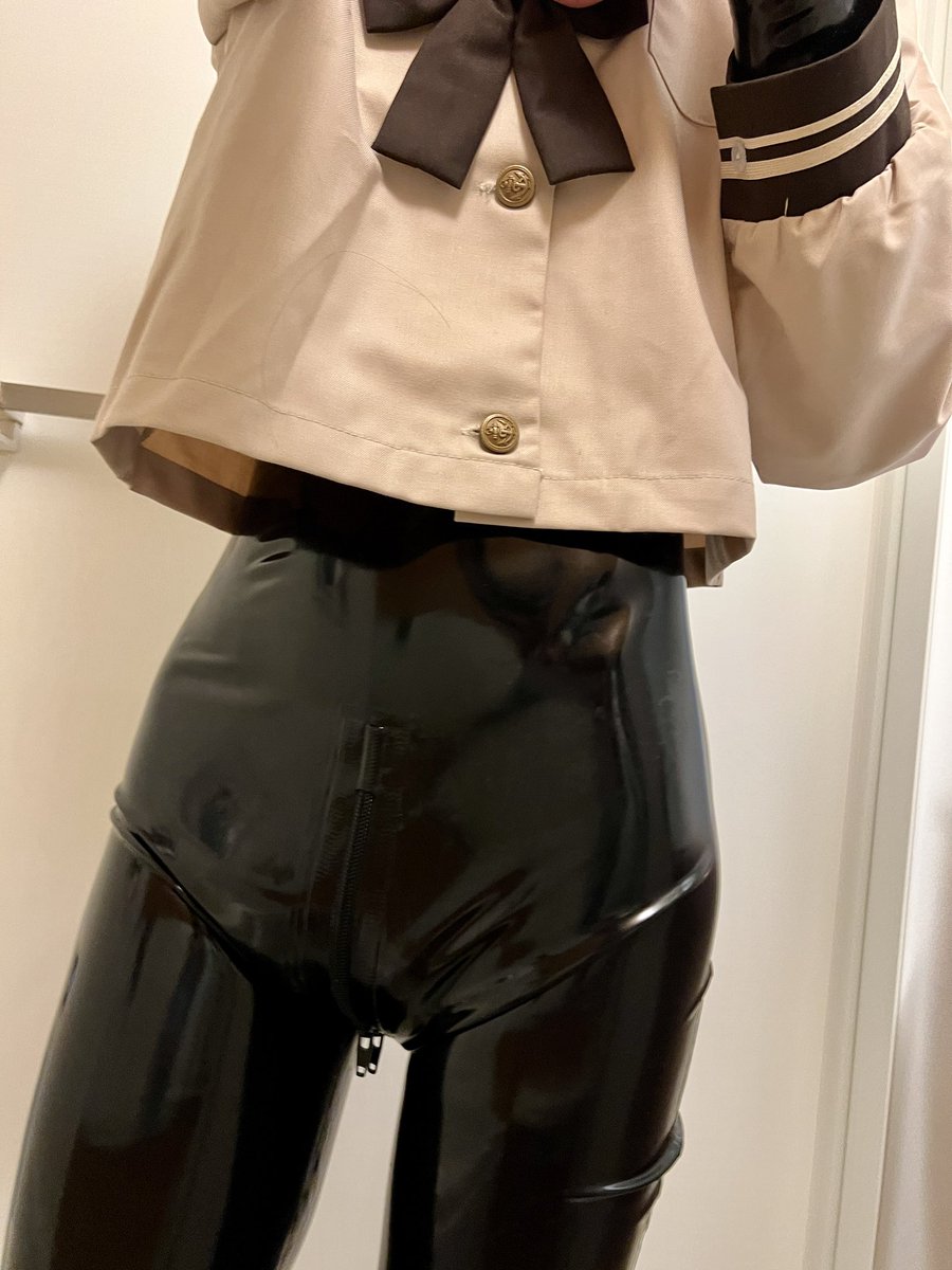 aruminkitunee's tweet photo. すっごい雑に撮ったやつだけどなうラバー https://t.co/9kKpQXhUYN