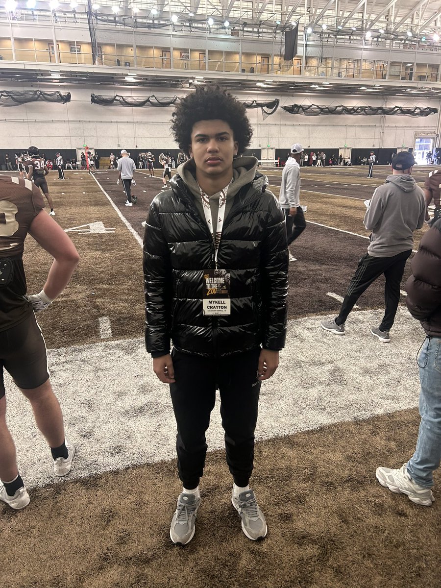Stopping at home from Toledo <a href="/WMU_Football/">Western Michigan Football</a> couldn’t miss this opportunity to be back and to show out! Thanks <a href="/coachwaltbell/">Walt Bell</a> 💪🏾 <a href="/CoachKPerk/">Kyle Perkins</a> <a href="/CoachLT39/">Lance Taylor</a> <a href="/DSabock/">Coach Dan Sabock</a> <a href="/Kyleschmidt6/">Kyle Schmidt</a> <a href="/CoachWillAhrens/">Coach Will Ahrens</a> <a href="/mitchell_boles/">Mitchell Boles</a> <a href="/MaroonGiantsFB/">KC Football</a>