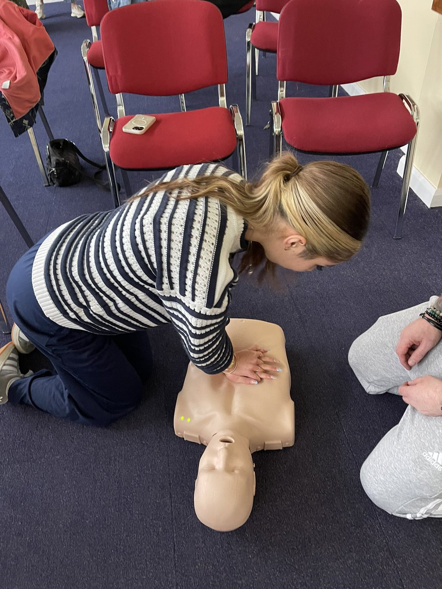 Members of the Derriaghy community recently participated in CPR and AED training, equipping them with the skills to respond in cardiac emergencies. This training not only boosted confidence but also strengthened their ability to act swiftly. Congratulations to all involved ❤️