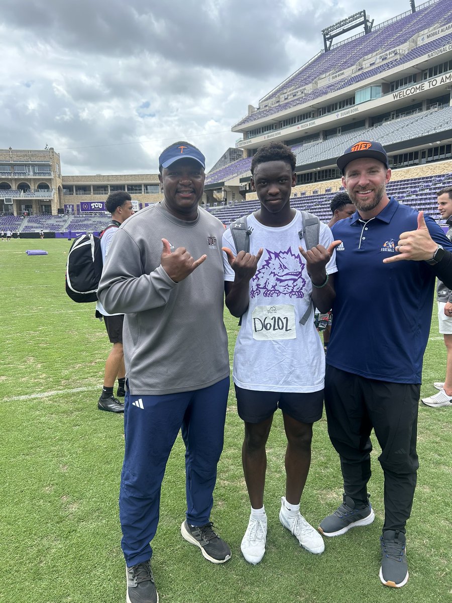 Rukevwe Eruvwetaghware (@_rukevwe_08) on Twitter photo #AGTG After a great camp performance, and conversation with <a href="/CoachKSigler/">Kelvin Sigler</a> blessed to receive a d1 offer from <a href="/UTEPFB/">UTEP Football</a>
<a href="/CoachMarcusGold/">Marcus Gold</a> <a href="/CoachWyattJ/">Jordan Wyatt</a> <a href="/Shaun_Graham_DB/">EBG Skills: DB training</a> <a href="/RivalsLandyn/">Landyn Rosow</a> <a href="/tate_rhodes/">Tate Rhodes</a> <a href="/grindhouselite/">Grind House Elite</a> <a href="/CoachJayRose/">Jay Rose</a> #AGTG After a great camp performance, and conversation with <a href="/CoachKSigler/">Kelvin Sigler</a> blessed to receive a d1 offer from <a href="/UTEPFB/">UTEP Football</a>
<a href="/CoachMarcusGold/">Marcus Gold</a> <a href="/CoachWyattJ/">Jordan Wyatt</a> <a href="/Shaun_Graham_DB/">EBG Skills: DB training</a> <a href="/RivalsLandyn/">Landyn Rosow</a> <a href="/tate_rhodes/">Tate Rhodes</a> <a href="/grindhouselite/">Grind House Elite</a> <a href="/CoachJayRose/">Jay Rose</a>