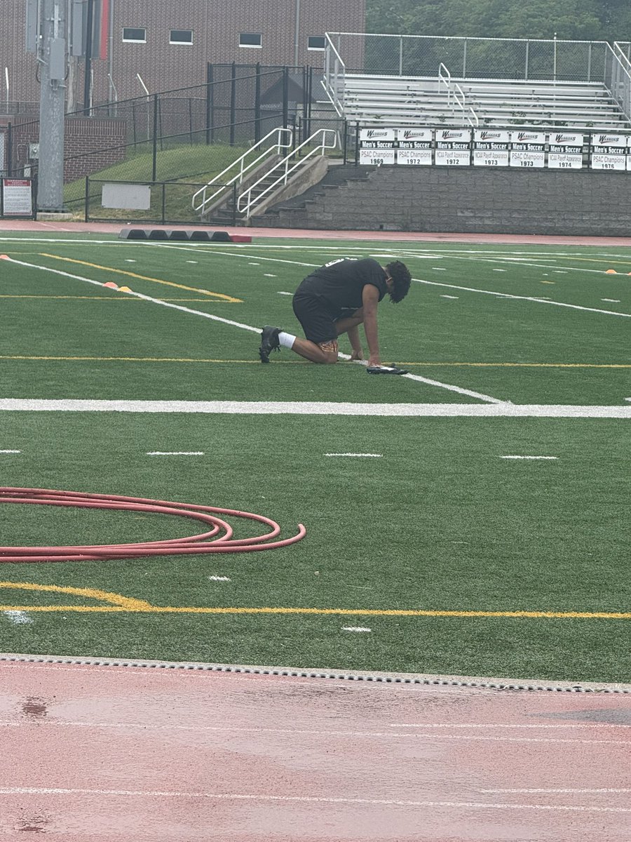 XavierBowie0's tweet image. Had a great time at East Stroudsburg camp thank you @CoachSantella @CoachRColligan @coachlackey 💪🏽