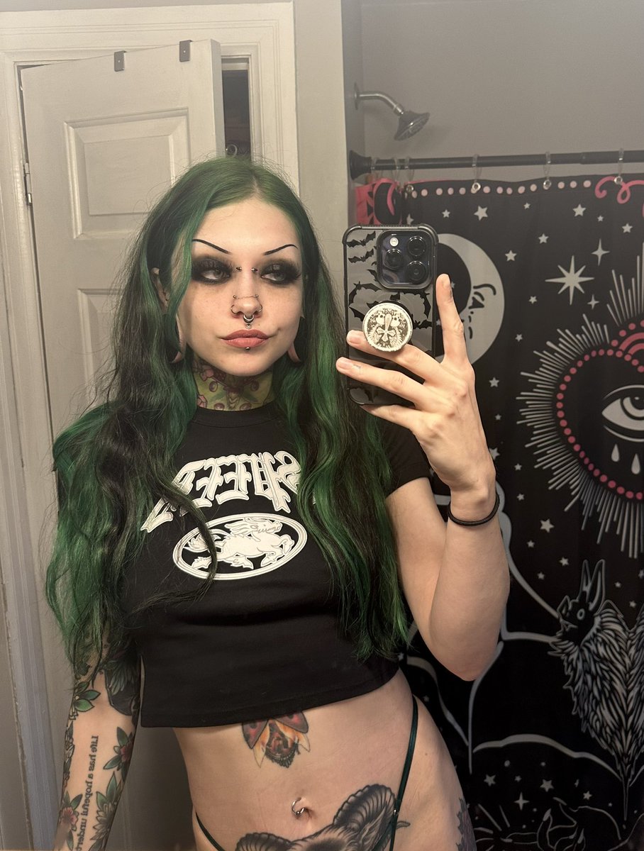 No Tits McGee (@agentshagwell) on Twitter photo 