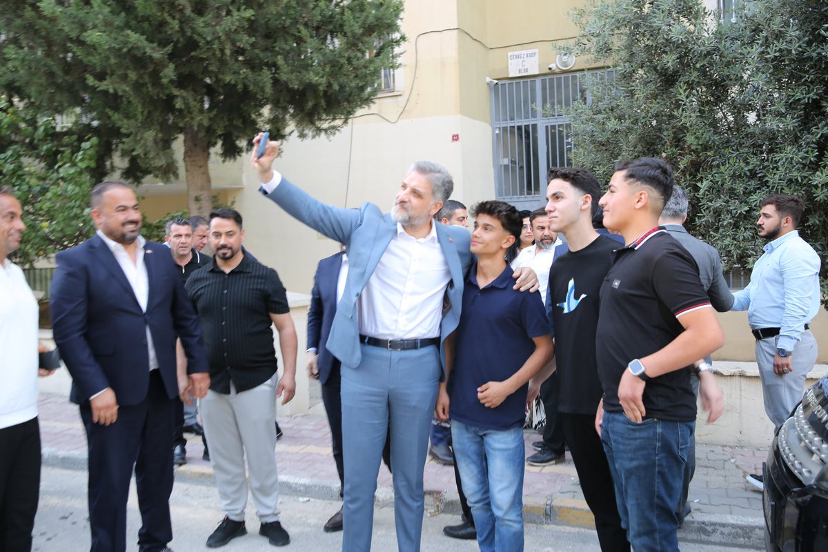 Abdulkadir Emin Önen (@aeminonenofis) on Twitter photo 📍#Şanlıurfa
Karaköprü’nün önde gelen ailelerinden baba dostumuz, yaşayan tarih Ömer Kaz amcamızı gençlerimizle birlikte ziyaret edip hayır duasını aldık, bayramını kutladık.😊
<a href="/avorhancelik/">Av. Orhan ÇELİK</a>
<a href="/furkankucukk_/">Furkan KÜÇÜK</a> 📍#Şanlıurfa
Karaköprü’nün önde gelen ailelerinden baba dostumuz, yaşayan tarih Ömer Kaz amcamızı gençlerimizle birlikte ziyaret edip hayır duasını aldık, bayramını kutladık.😊
<a href="/avorhancelik/">Av. Orhan ÇELİK</a>
<a href="/furkankucukk_/">Furkan KÜÇÜK</a>
