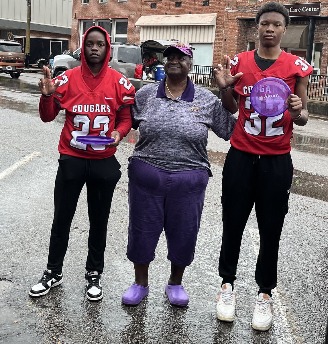 Some members of the <a href="/NPCougarsFB/">North Panola Cougar Football</a> Team gave up their Saturday morning to help the Sardis Main Street Association set up for their annual Juneteenth Celebration #ServiceOverSelf #OneNorth