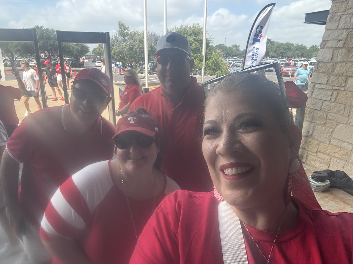 It’s a great day in Round Rock, Texas at Dell Dimond to win a second consecutive baseball ⚾️ game!! Love ALL the fans here to cheer on our great team. Let’s do this Tomball!!! We are cheering you on Cougars!!! <a href="/TISDTHS/">Tomball High School</a> <a href="/TomballISD/">Tomball ISD</a> <a href="/texasuil_sport/">Texas UIL State</a>