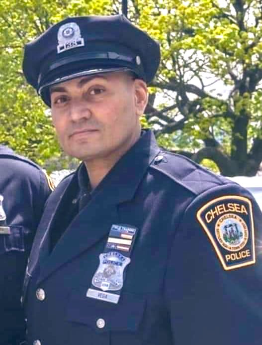 ChelseaScanner 🚨 (@chelseascanner) on Twitter photo ALWAYS IN OUR HEARTS
Detective Carlos Vega 🖤💙Please take a moment today to remember <a href="/CityofChelseaPD/">Chelsea Police</a>
Detective Carlos Vega Sr.
who passed away 4 yrs ago
today after a courageous
battle with cancer.
Thoughts are with his
family, friends and all his
fellow officers. #NeverForget ALWAYS IN OUR HEARTS
Detective Carlos Vega 🖤💙Please take a moment today to remember <a href="/CityofChelseaPD/">Chelsea Police</a>
Detective Carlos Vega Sr.
who passed away 4 yrs ago
today after a courageous
battle with cancer.
Thoughts are with his
family, friends and all his
fellow officers. #NeverForget
