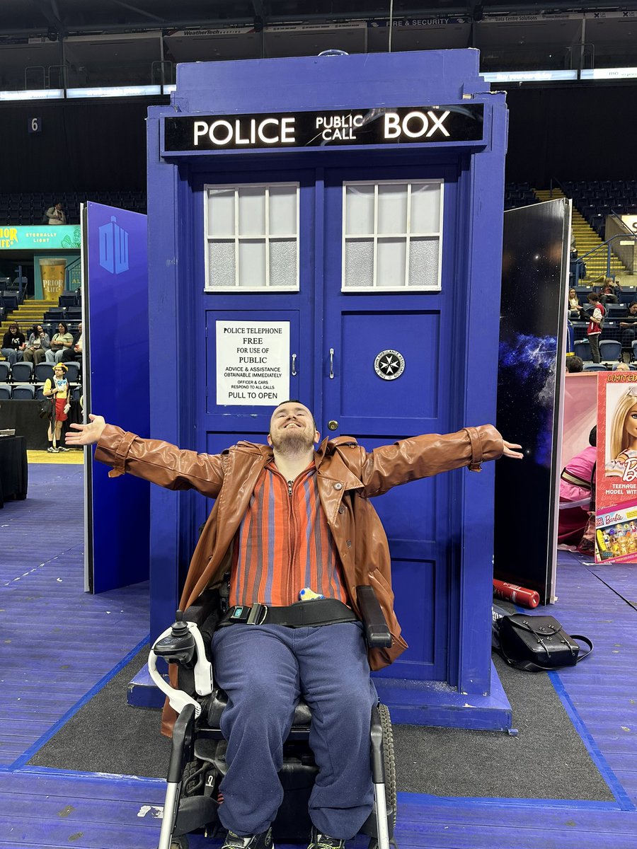 joshcoy23's tweet photo. Can anyone edit this to make me look like I’m regenerating please? https://t.co/6acHsEwk2v