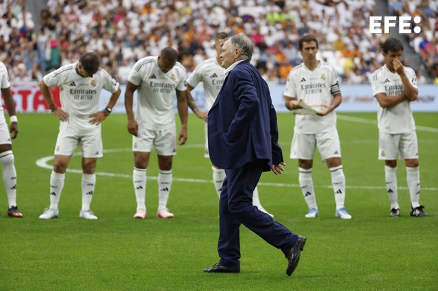 EFEdeportes's tweet photo. #EFEfotos | 3-3. Real Madrid y Dortmund empatan en la vuelta de Kroos al Bernabéu
#CorazonClassicMatch https://t.co/BSuDfhzCG4