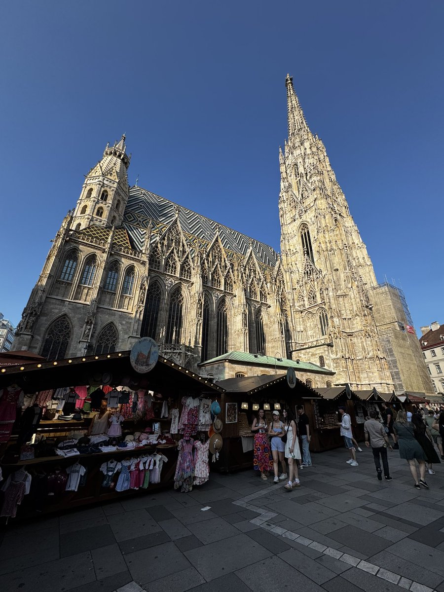 StefanMilovic88's tweet photo. Moj plac
#stephanplatz #vienna https://t.co/3KnyGPWbdr