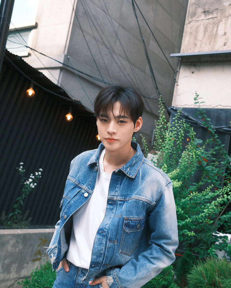 onf_feed's tweet photo. tsofdn Instagram Update [1/2] 

"오늘"

▶️ https://t.co/wz6IDcovxA
#온앤오프 #ONF #효진 #HYOJIN https://t.co/RK9N2yACsb