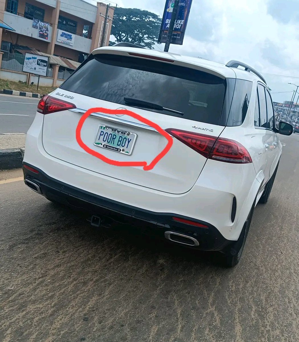 RANDOMBOY___NG's tweet image. Take am play first