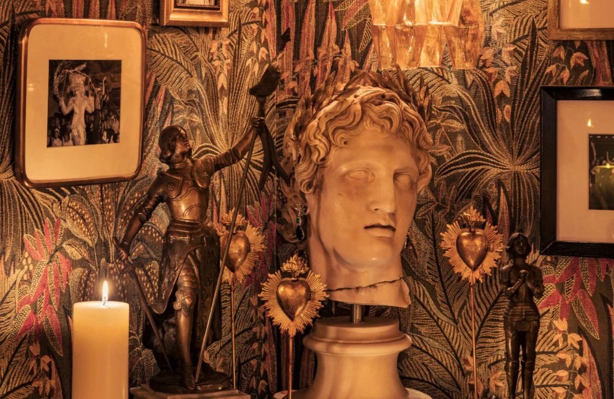 🔵 Dans les coulisses du bar « Monsieur » décoré par le réalisateur Baz Luhrmann et sa femme Catherine Martin dlvr.it/TLDFTV