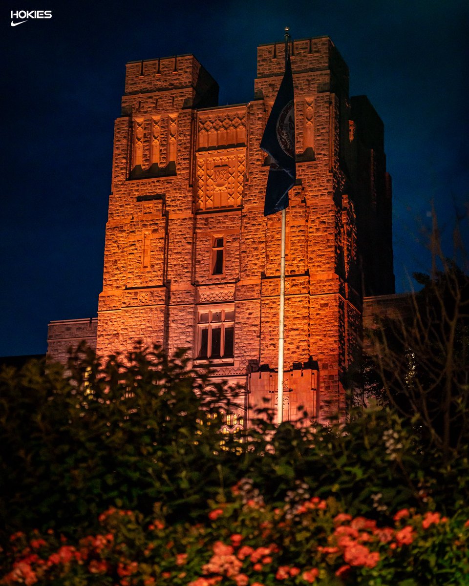 HokiesWBB's tweet image. Orange looks beautiful on Burruss! 🧡

#ThisIsHome