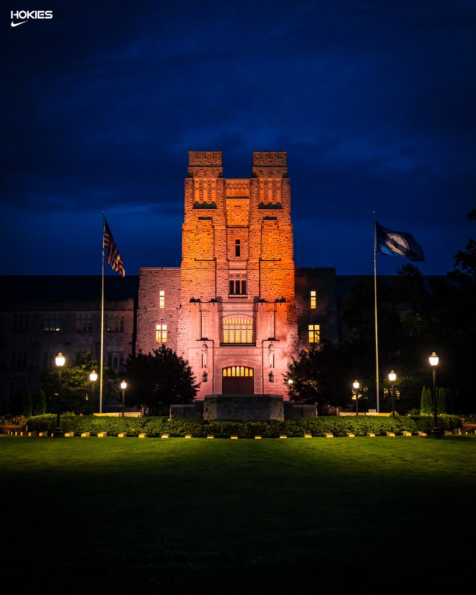 HokiesWBB's tweet image. Orange looks beautiful on Burruss! 🧡

#ThisIsHome