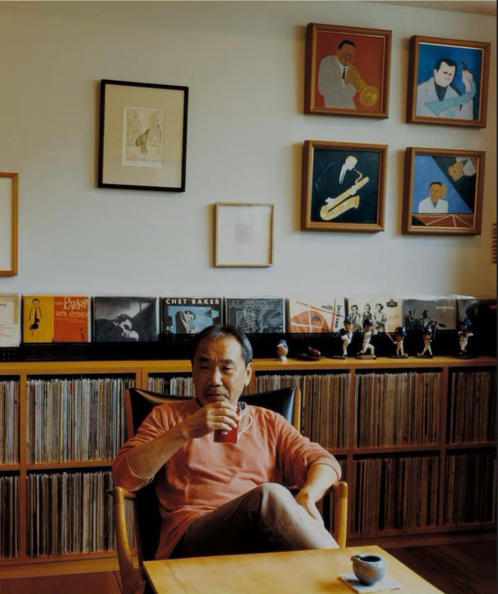 sommelierdecafe's tweet photo. ✍️ Mañana en mi corresponsalía cultural de @LANACION: el hermoso libro de Murakami con los retratos de sus ídolos del jazz. https://t.co/Rl6WVH2JxE