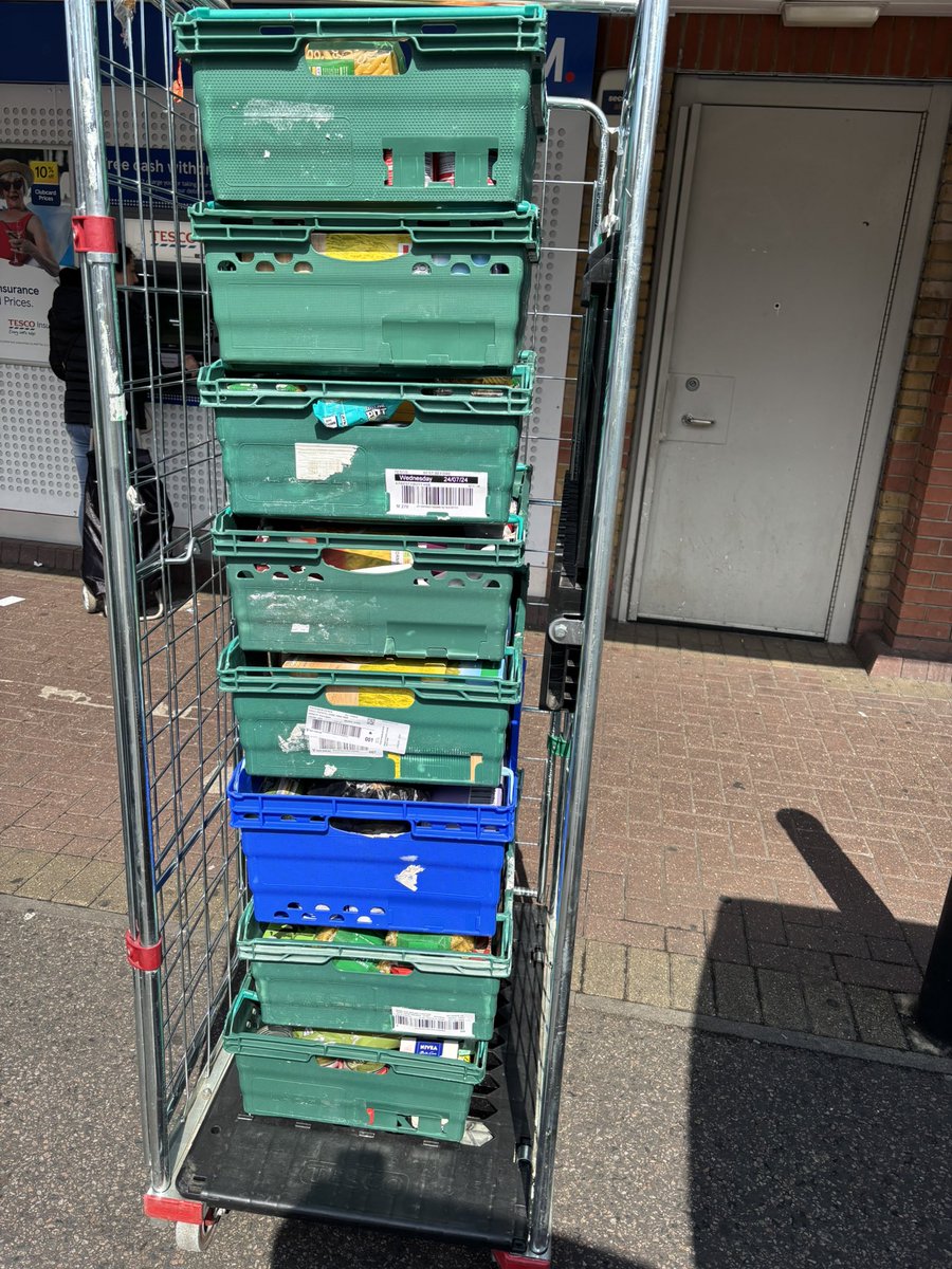 Thank you <a href="/Tesco/">Tesco</a> Leyton for this food donation to <a href="/FeedStreetz/">Feed The Streetz</a> .🙏🏿