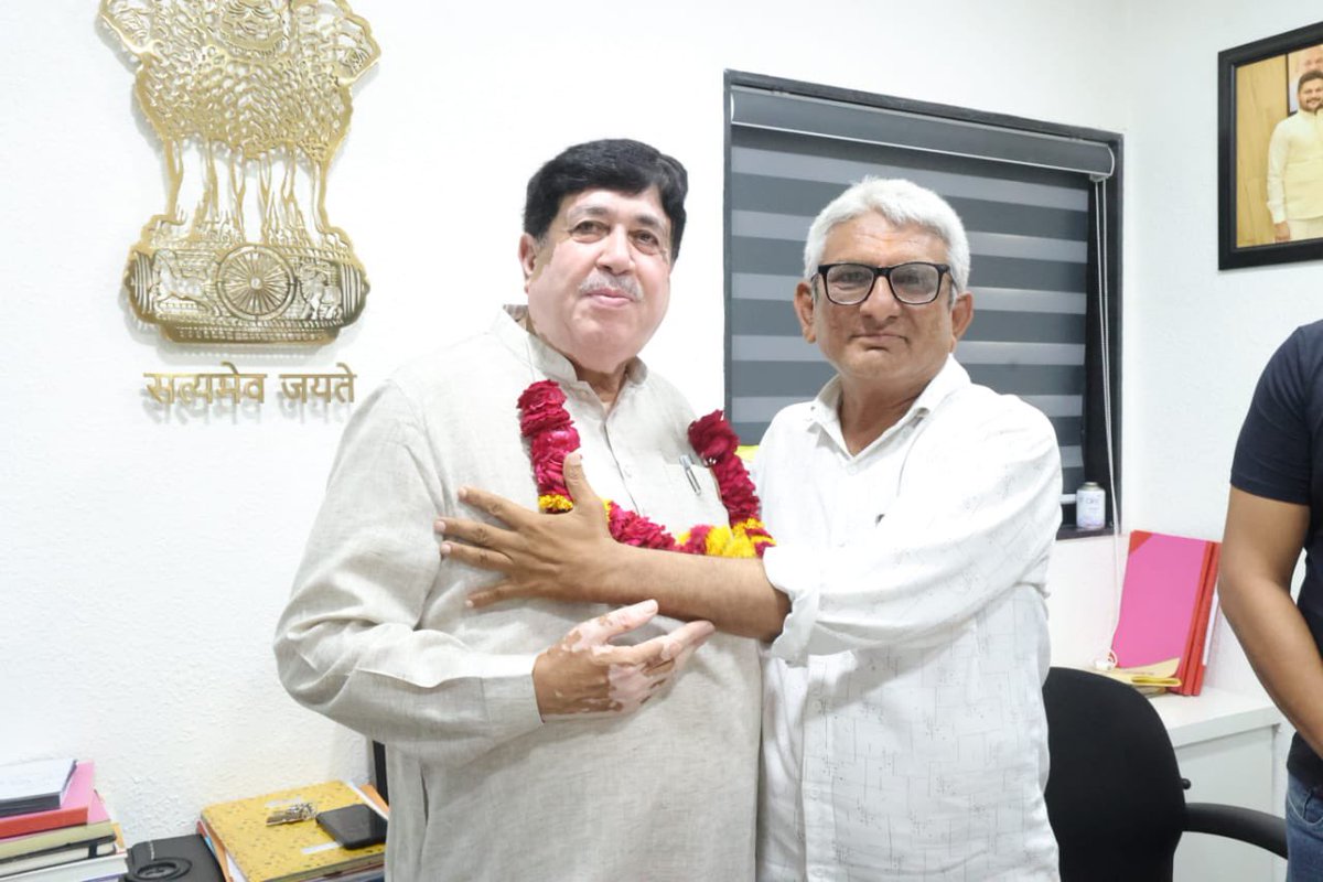 Dileep_Sanghani's tweet image. अमरेली तालुका कृषि सेवा सहकारी समिति और श्री आद्याशक्ति महिला क्रेडिट और कंज्यूमर सहकारी समिति का दौरा किया।
जिला खरीद बिक्री संघ के अध्यक्ष जयंतीभाई पानसुरिया, सोसायटी की अध्यक्षा अल्पाबेन भावेशभाई रामानी, भावेश रामानी, धीरूभाई वाला बोर्ड के सदस्यों और कर्मचारी उपस्थिति रहे।…