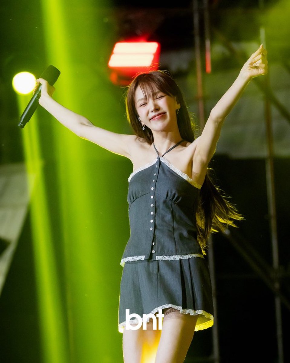 cerulean verge ☀️💋 tweet media