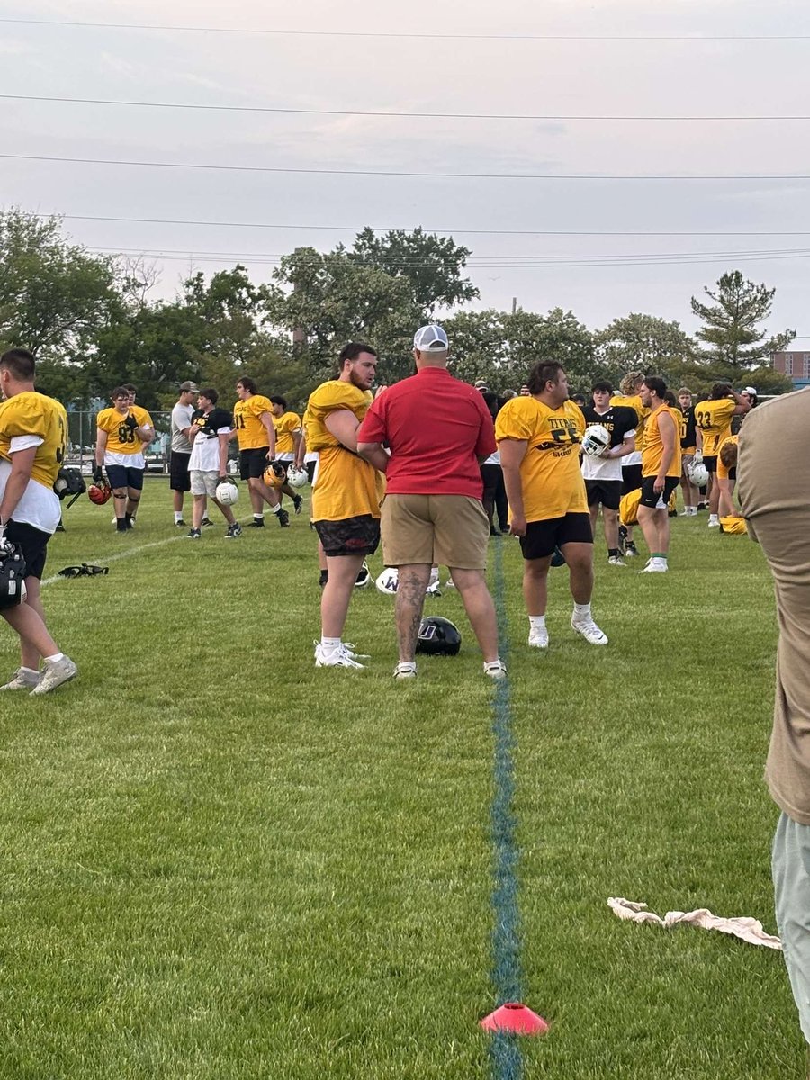 ColtonNichols45's tweet photo. I had a great time at the UW-Oshkosh MEGA camp and got great advice from coaches around. Thanks @CoachJBlitstein for the coaching you provided, excited for the future #Classof2026 #wisconsinfootball #GreenBayWi #prepzone https://t.co/Yf4uMxHFjR