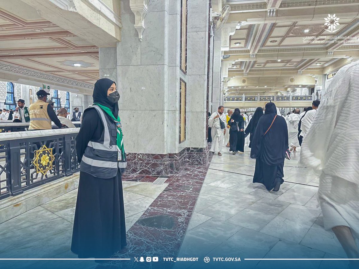 بكل همة وتفانٍ .. 

الفرق الكشفية للإدارة العامة لـ #التدريب_التقني والمهني بمنطقة #الرياض تشارك في خدمة وإرشاد ضيوف الرحمن.

#يسر_وطمأنينة