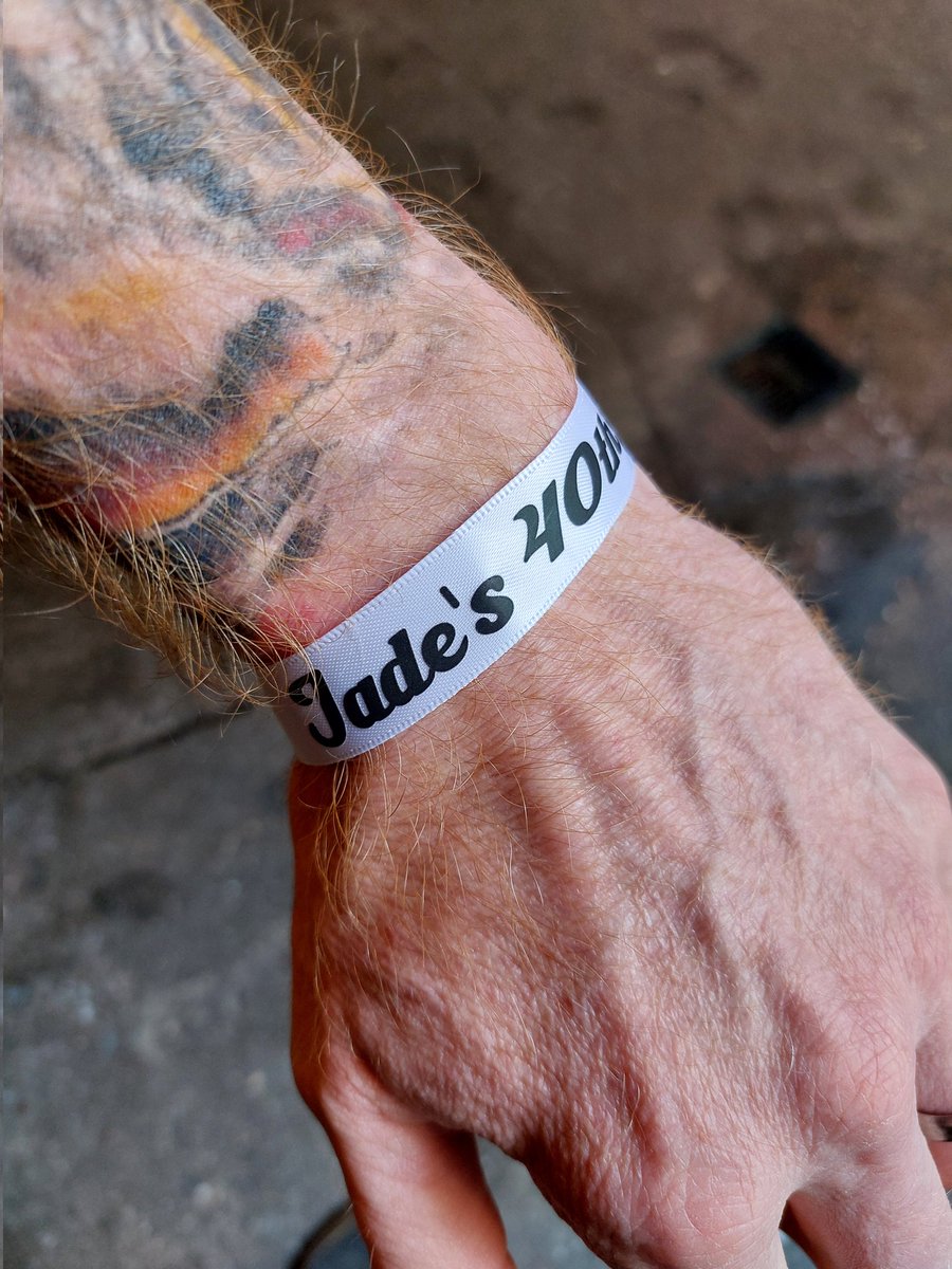 Private gig today for one of our fans from day one of the bands inception along with with absolute top DJ's! 

Happy Birthday Jade you absolute legend! 😘