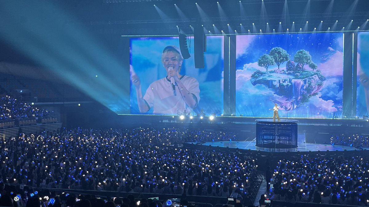 lightoie's tweet photo. 회사 일이 넘 바빠서 요즘 무기력 상태였는데 덕분에 너무너무 행복했어 ⸝⸝ʚ̴̶̷̆ ̯ʚ̴̶̷̆⸝⸝  백현이의 웃는 그 모습을 지켜주고파~~ -`♡´-

#BAEKHYUN_ReverieDay1
#큥콘_레버리_1일차
#Reverie_with_you https://t.co/6NUcE7Pckw
