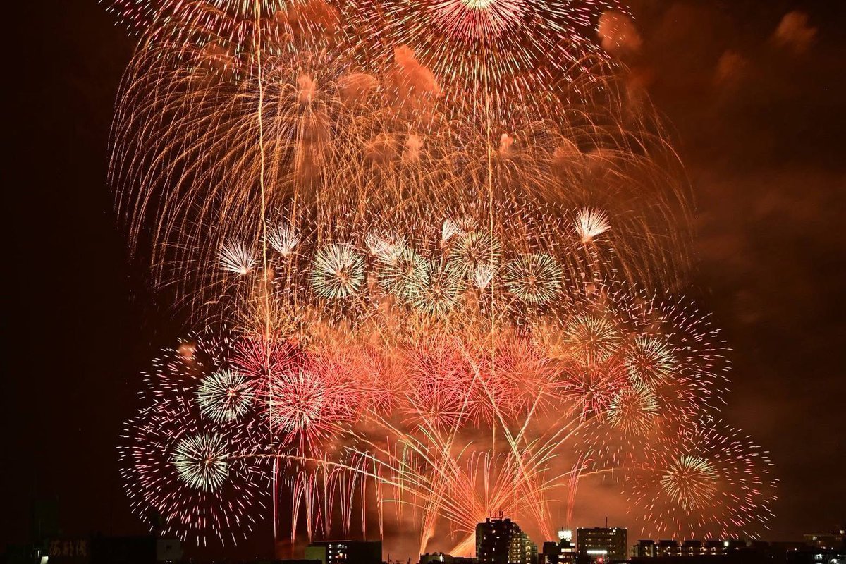 chigasaki's tweet photo. 茅ヶ崎サザン芸術花火2025

こんなにも素敵な花火が地元で開催されるなんて、嬉しい限りです。
撮って出し、届けます。

撮影 @macap44 （茅ヶ崎テレビFacebookにはもっとたくさんの写真が！） https://t.co/hl3YIRNm5o