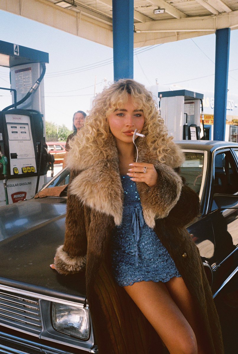 SabrinaAnnLynn's tweet image. take a shot everytime i change outfits
youtu.be/aSugSGCC12I?si…