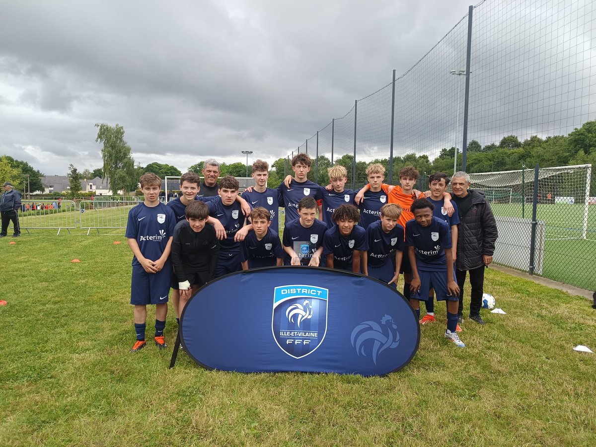 🏆 [#JEUNES]
Félicitations à l’OC Cesson qui remportent la Coupe Départementale U15 édition 2024 - 2025 !

Bravo également au FC La Mézière Melesse pour leur beau parcours 👏

⚽️Score du match : 4-0