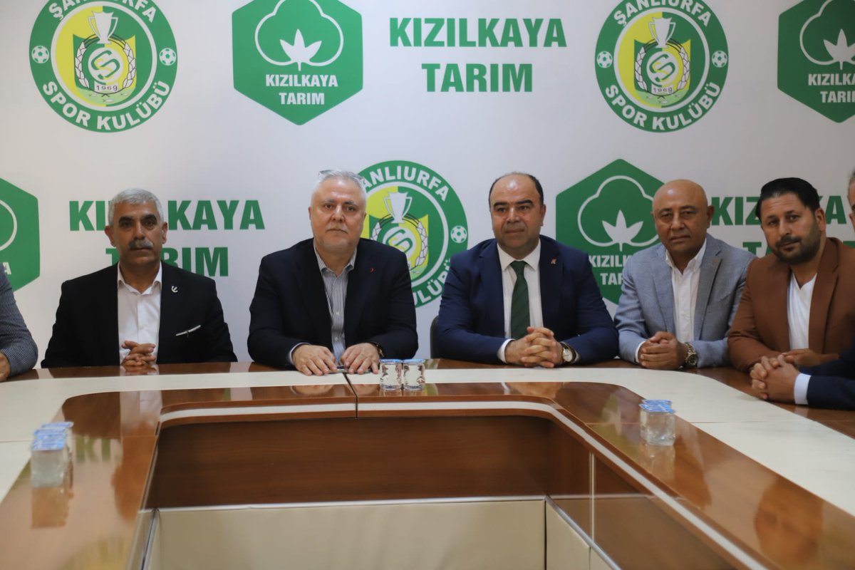 Karaköprü Belediye Başkanı Sayın Nihat Çiftçi, Kurban Bayramı dolayısıyla tesislerimizde düzenlenen bayramlaşma programımıza katıldı.

Kulüp Başkanımız Mustafa Kemal Saraçoğlu ve yönetim kurulu üyelerimizle bayramlaşan Sayın Nihat Çiftçi, kulübümüze başarılar dileyerek camiamızın