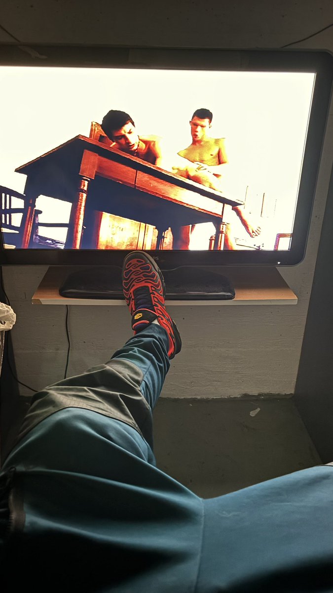 gearguytre's tweet photo. Cruising for the first time in ages #cruising #public #gloryhole #nike #cleanmyshoes #gloryhole #unisextampere https://t.co/lMqhHIj6mv