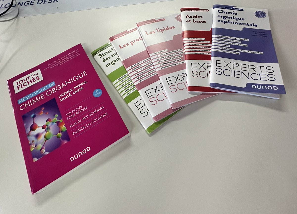 drFhratz's tweet photo. 😍🤩 French academic-level chemistry textbooks (written by French authors) are on a completely different level compared to those in Poland! https://t.co/hFqaK7DC6T