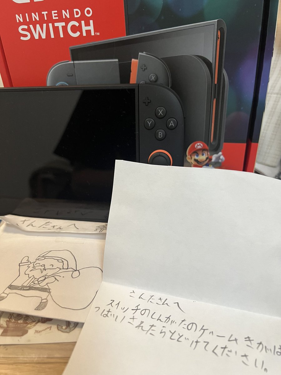 1adybird7's tweet photo. 季節はずれのサンタさんがきたぞ…！！
去年のクリスマスには新型Switchなんて出るかなんてわからなかったのにね。 https://t.co/OC7q1JUqa8