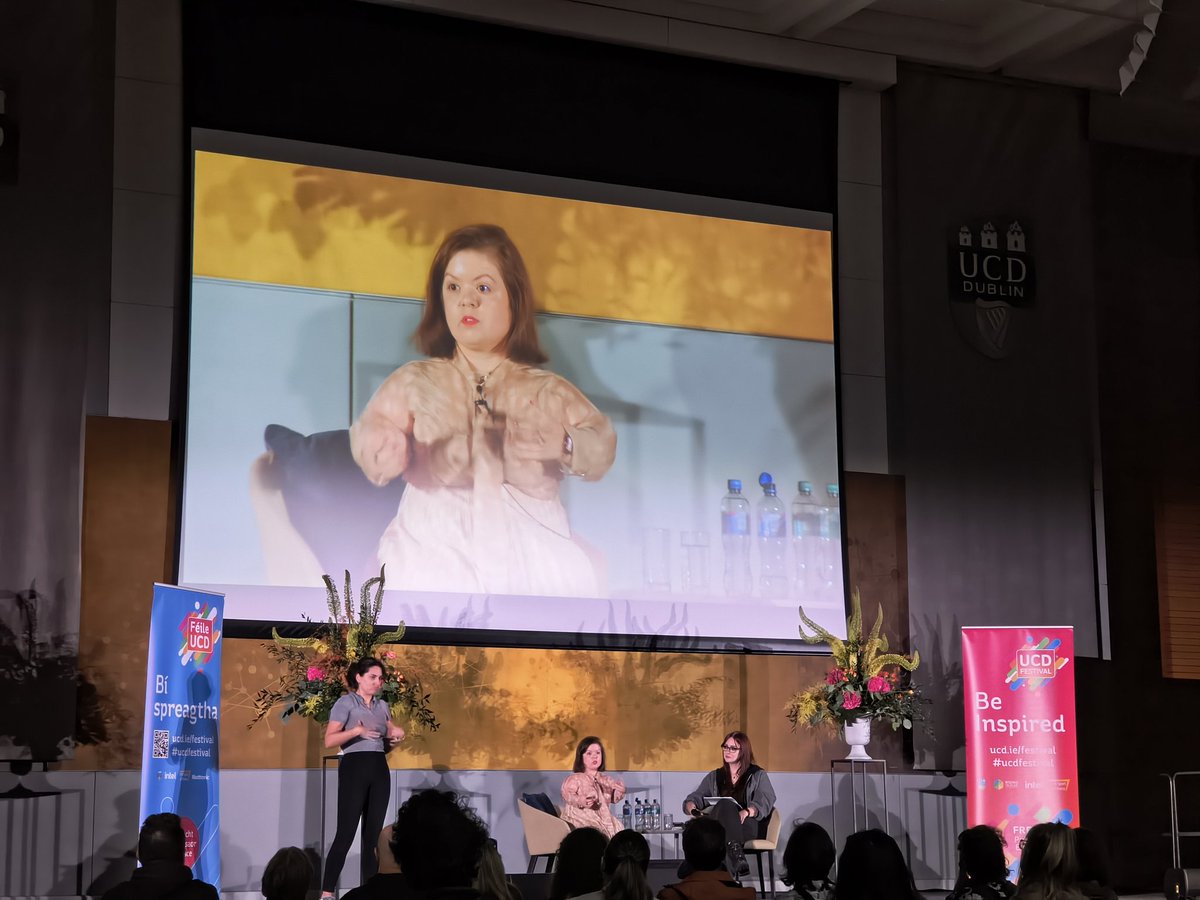 Dorcas ☆ tweet media