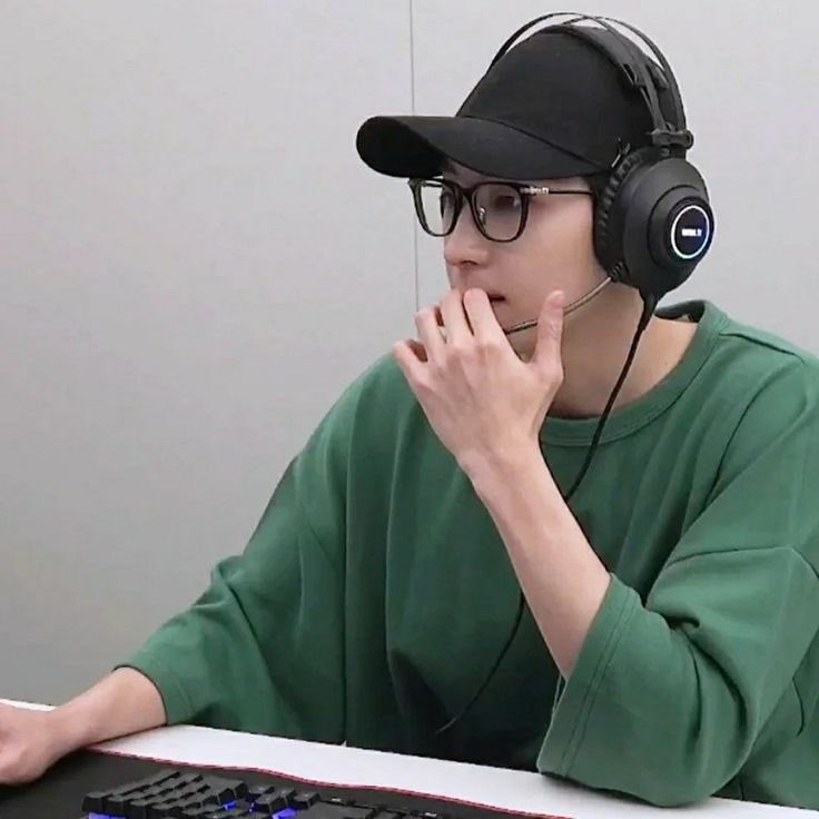 cali ✩ tweet media