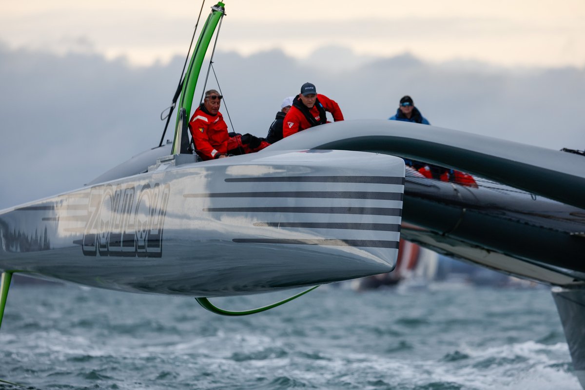 RoundtheIsland's tweet photo. Race update!

800+ boats started from Cowes this morning. Despite forecasts, conditions have been mostly favourable.

Zoulou led the fleet south of the Island, with Ocean 11 next to finish in 3:55:18.

The rest of the fleet is still racing! ⛵

#RoundtheIslandrace #Sailing https://t.co/RwETOQsnWF
