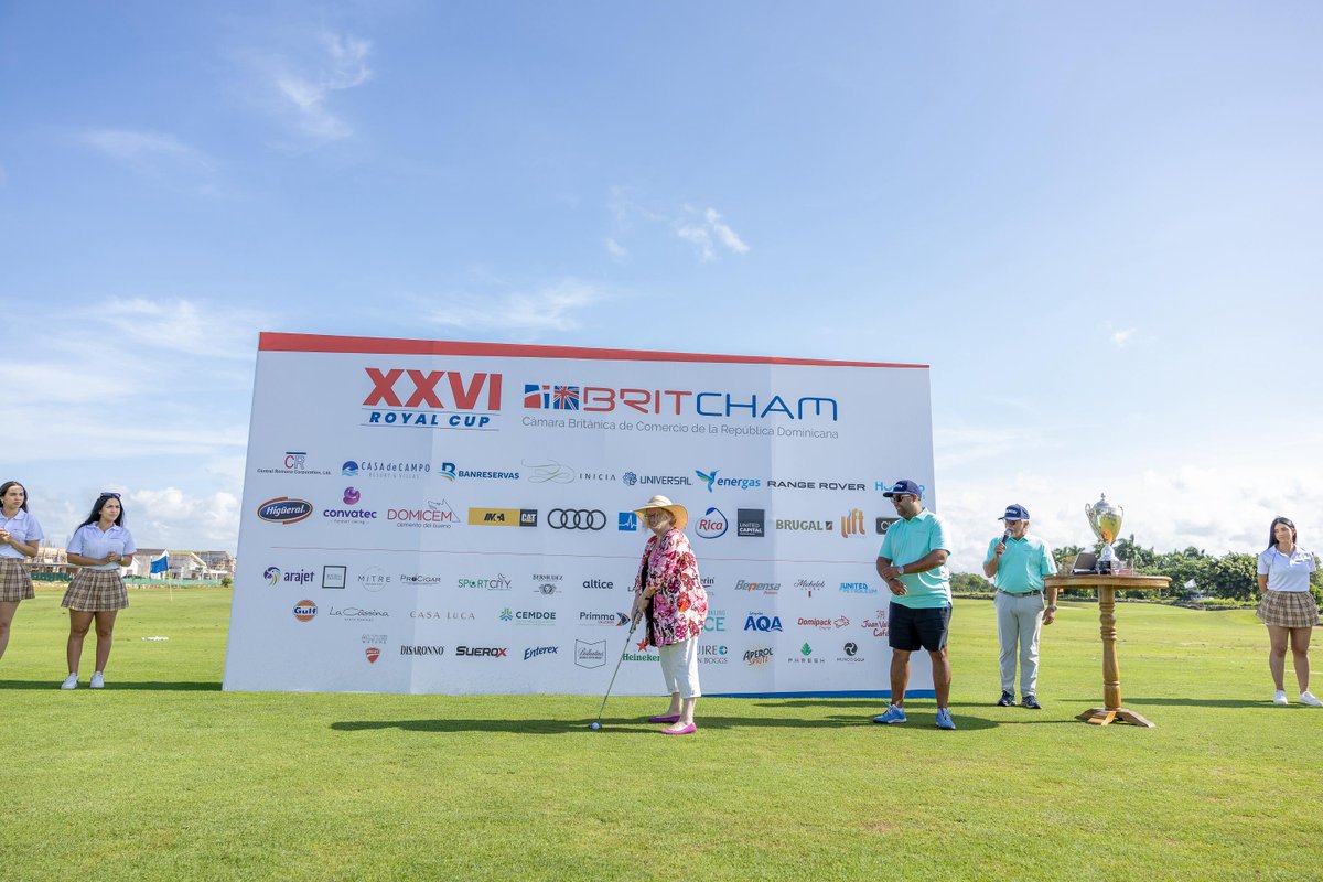 La apertura estuvo a cargo de Amauris Vasquez, Presidente del Consejo de #BritchamDR, y la presentación de las reglas por parte de Félix Olivo, director técnico del evento. Seguido por el Saque de Honor a cargo de S.E. Carol van der Walt, embajadora británica en RD.