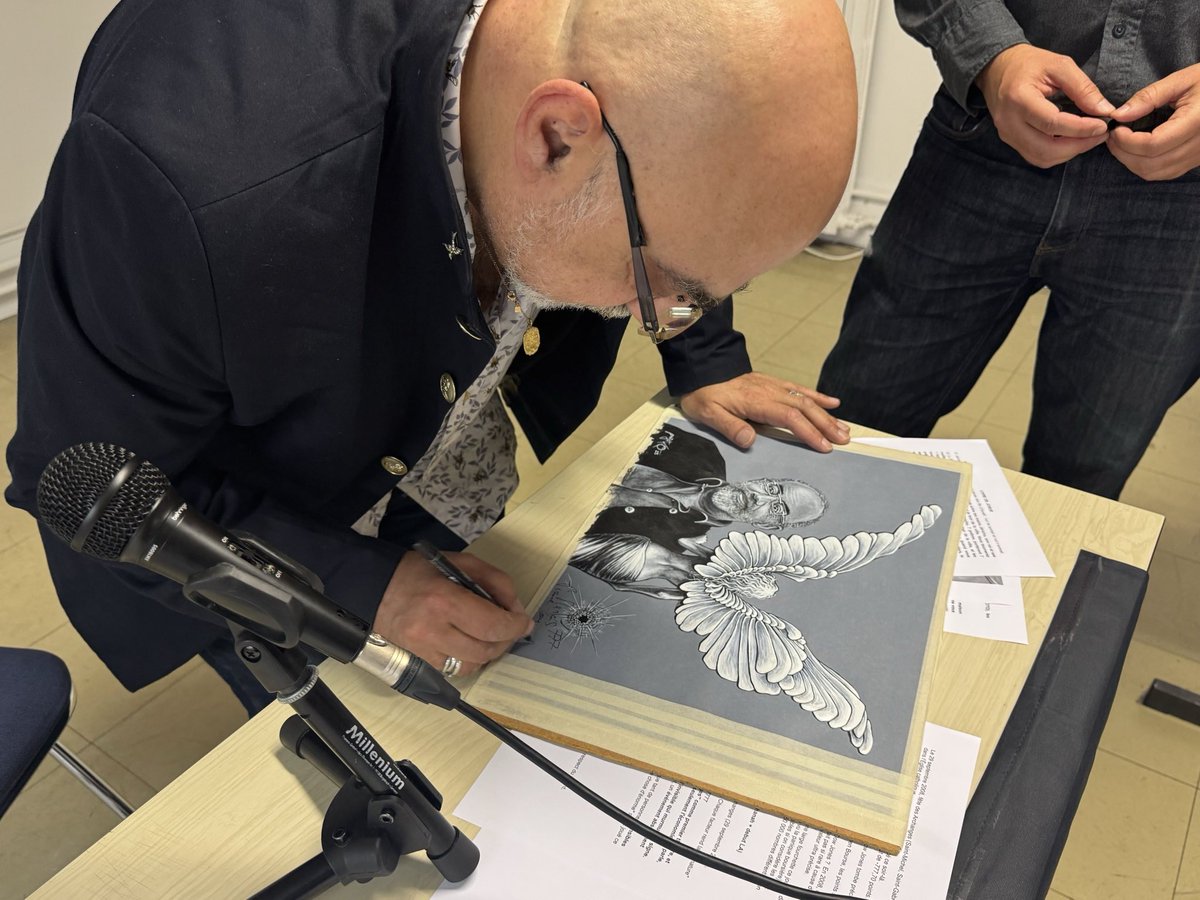 Section Île-de-France (@sectionidfrs) on Twitter photo 📸 En direct avec vous depuis la conférence-dédicace 🎙✍️ de <a href="/pierrejovanovic/">pierre jovanovic ♥</a> autour de son nouveau livre "2008". 💸
Belle ambiance, public captivé 😯 et conférencier passionnant 🔥
* * *
Présentation de l'événement :
🔹 L'année 2008 a été pour les banques ce que le drame de 📸 En direct avec vous depuis la conférence-dédicace 🎙✍️ de <a href="/pierrejovanovic/">pierre jovanovic ♥</a> autour de son nouveau livre "2008". 💸
Belle ambiance, public captivé 😯 et conférencier passionnant 🔥
* * *
Présentation de l'événement :
🔹 L'année 2008 a été pour les banques ce que le drame de