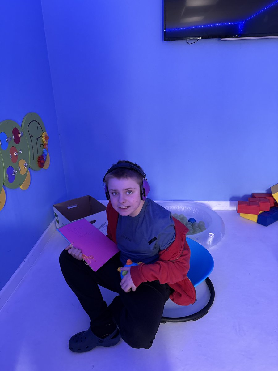 the afternoon, we had a lovely stay and play session for our 1-1 chldren. With sand pits, play dough, train tracks and more, it was a calm, sensory rich space where each child could explore at their own pace while feeling completely supported.#LetUsPlay #wolverhampton #SENDcare