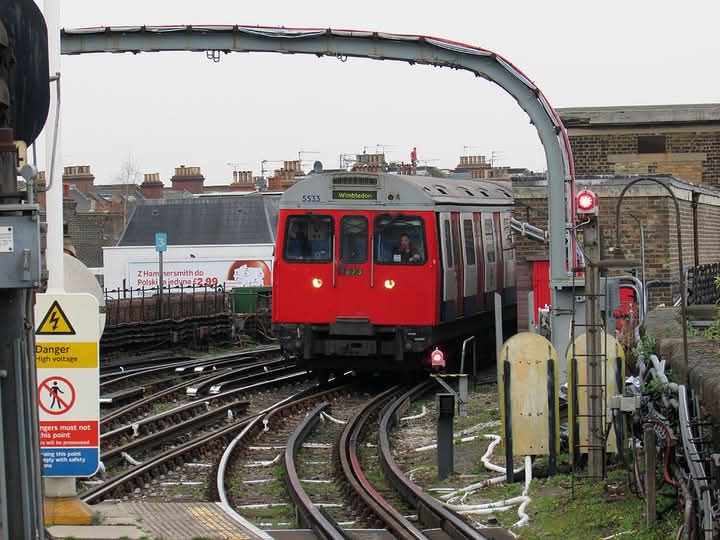 tubetrains25's tweet photo. C Stock Tube
#Londonunderground #londonundergroundtrain #londonundergroundtube #underground #undergroundtube #undergroundtrain #undergroundmindthegap #mindthegap #mindthegapunderground #dstocktube #cstocktrain #cstock https://t.co/tsjCa86Byh