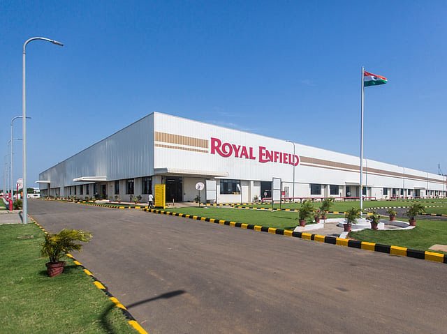 UpdatesChennai's tweet photo. Chennai's pride Royal Enfield opens its 4th and first Manufacturing Plant outside of Chennai at Cheyyar Sipcot. Spread over 60 acres with an investment of 1,000 Crs, it will be completely run by women... #InvestInTN #AutomobileHub 🏭🏍️ https://t.co/QUkOaOb0sB
