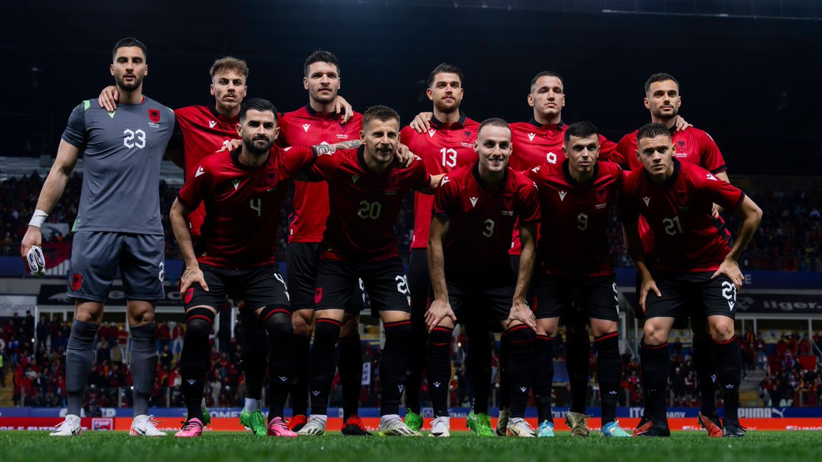 White on the left vs brown on the right. Cmon Serbia, let’s make the Punjabi cry again.