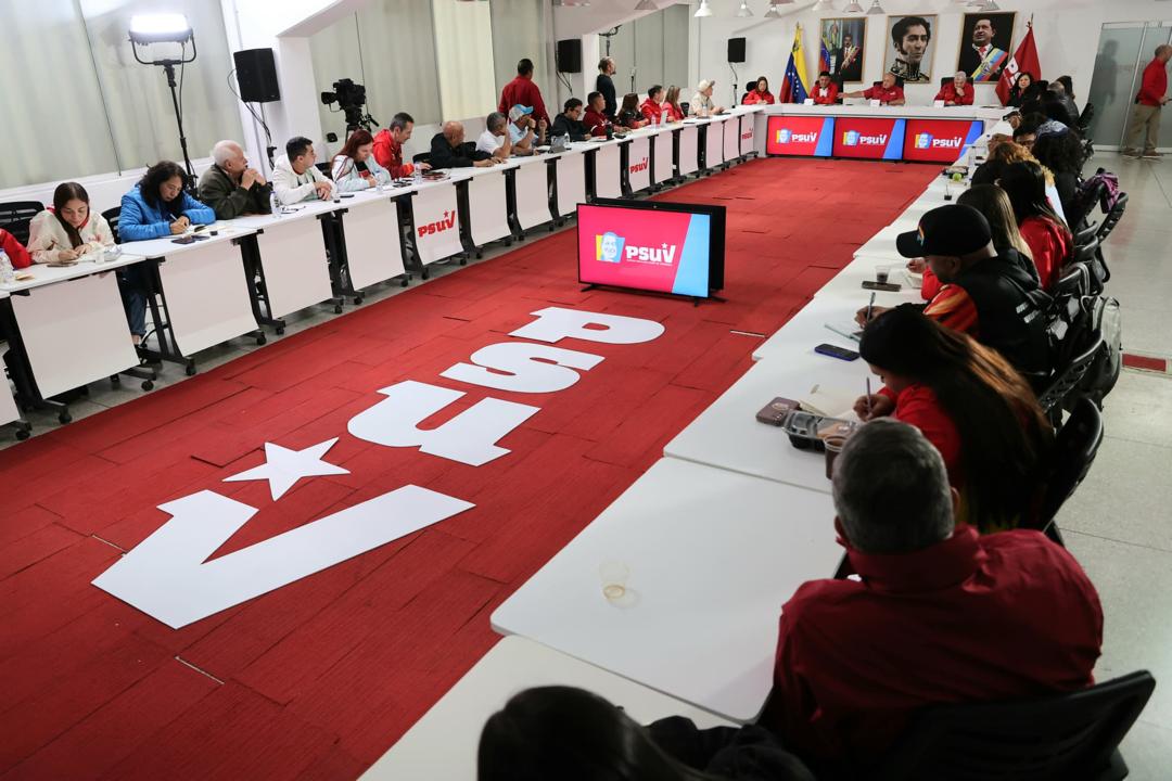 #Política || Candidatos del Gran Polo Patriótico harán campaña del 11 al 24 de julio 

➡️avn.info.ve/candidatos-del…