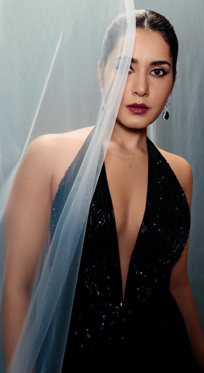 RaashiSena's tweet image. Raashi Khanna ♠️🥵