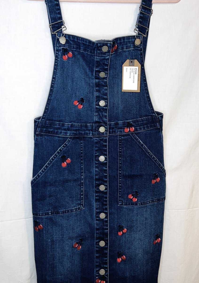 rusticrelics04's tweet photo. Women's Billy T Bib Denim Overall Dress Cherry Embroidery Small NWT https://t.co/o1H5lUqV1z #eBay via @eBay #Cherries #Farm #country #bibs #boho #summerfun #fashion #summer #Cherry #Dress #overalls #fashionista #summerStyle #Love #beautiful #BillyT #Denim #vacation #contemporary https://t.co/057srlIZjU